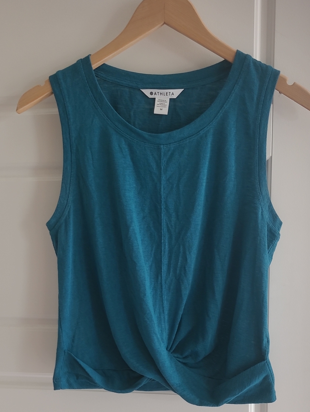 Athleta Twist Tank Top. Size M